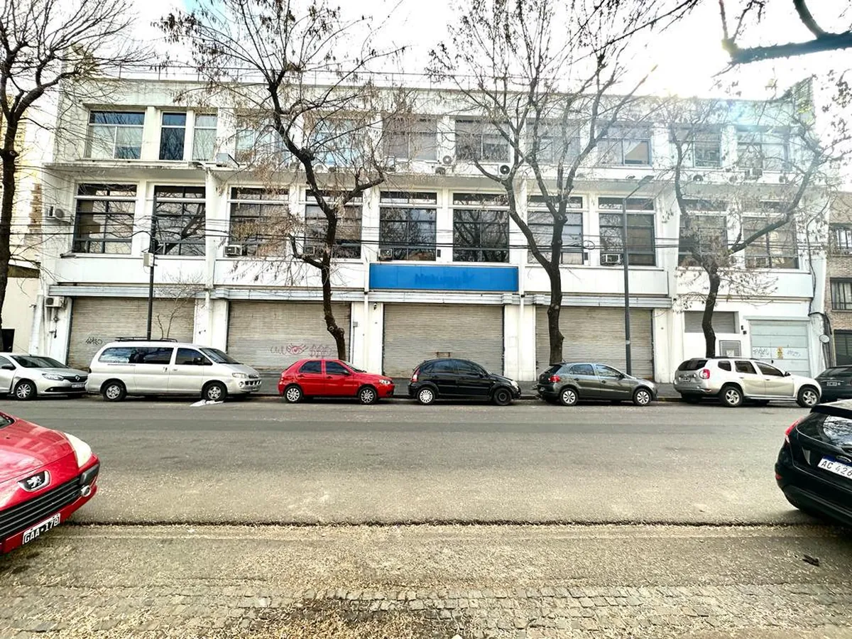 Frente del inmueble de Isabel la Católica 900, en Barracas